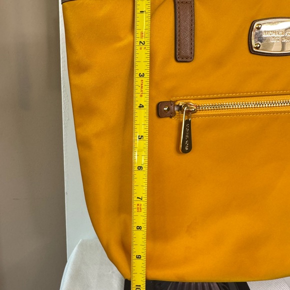 🔆🔆MICHAEL KORS TOTE🔆🔆 - Picture 14 of 16